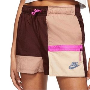 NIKE WOMEN’S COLORBLOCK WOVEN SHORTS